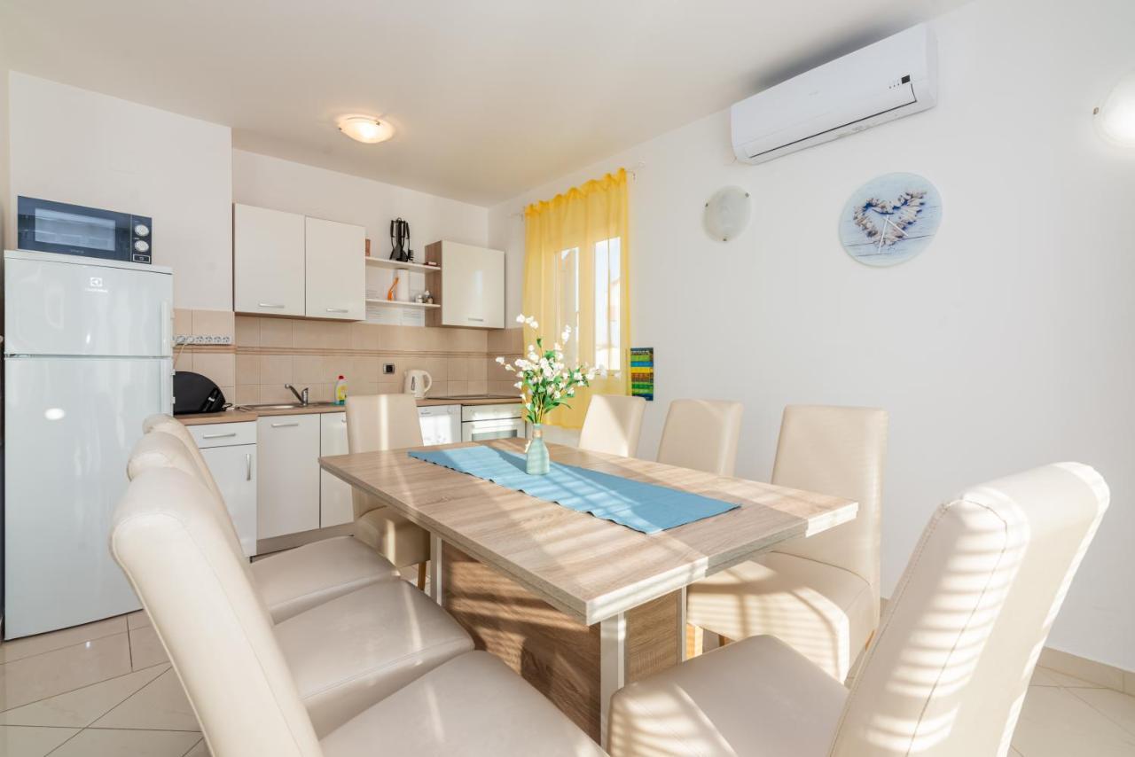 Apartment Mimoza 5, Baska, Krk Esterno foto