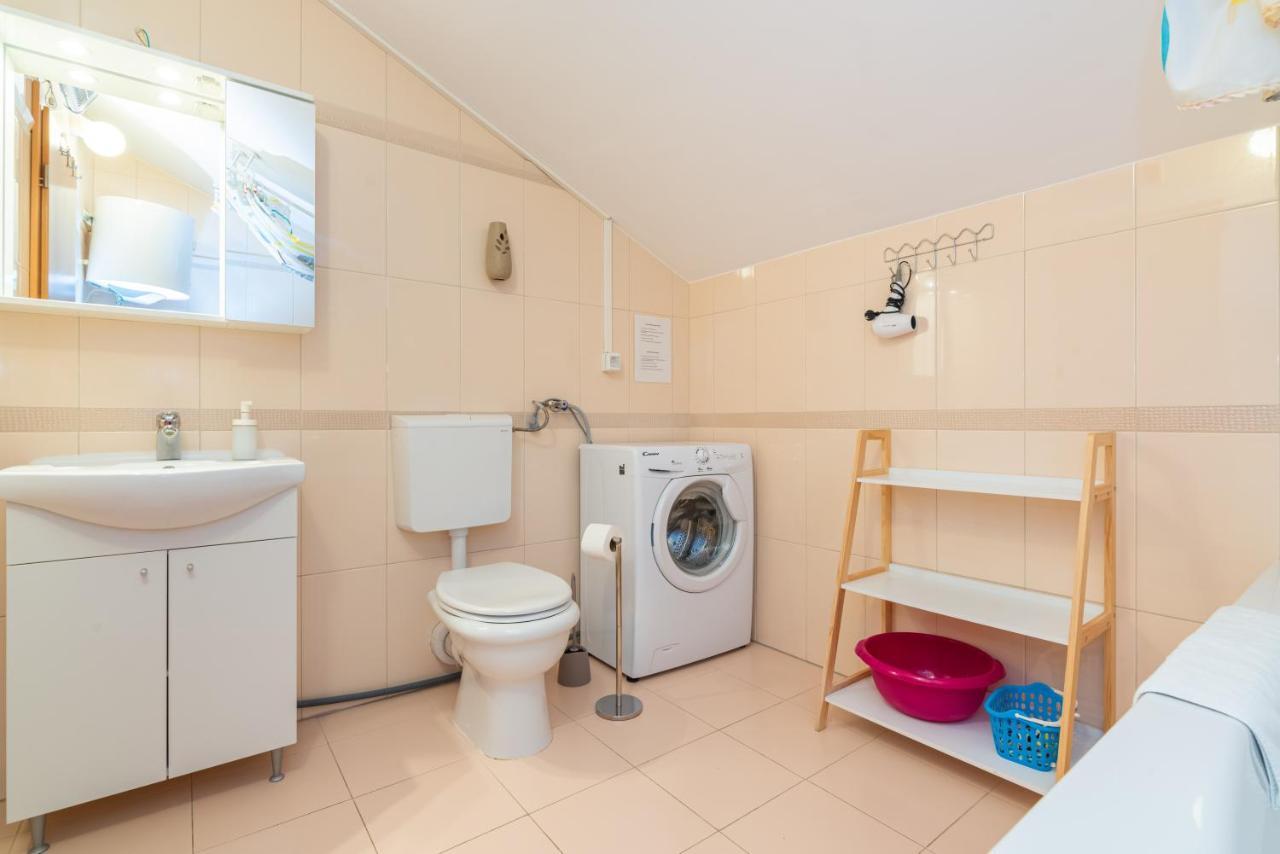 Apartment Mimoza 5, Baska, Krk Esterno foto