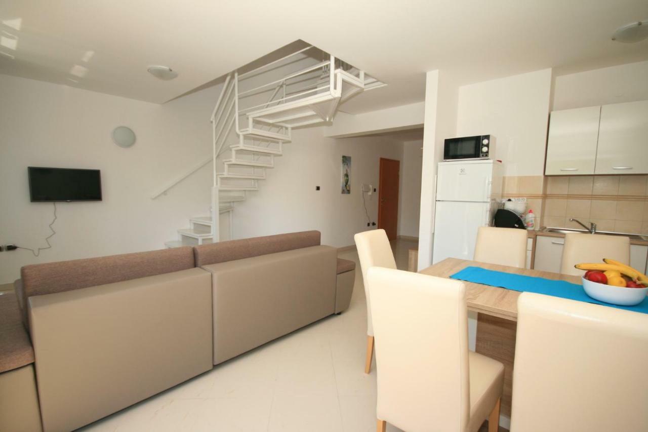 Apartment Mimoza 5, Baska, Krk Esterno foto