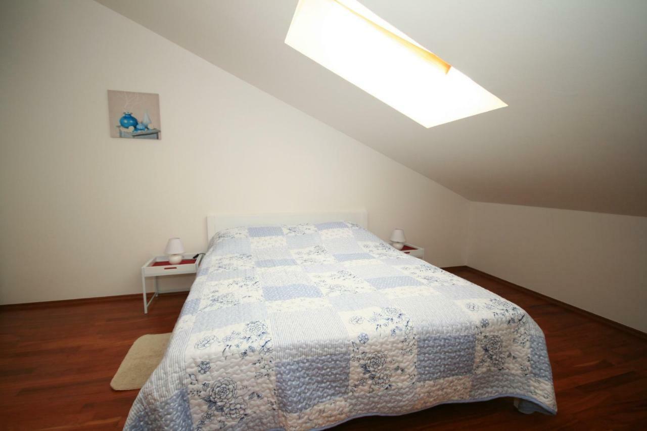 Apartment Mimoza 5, Baska, Krk Esterno foto