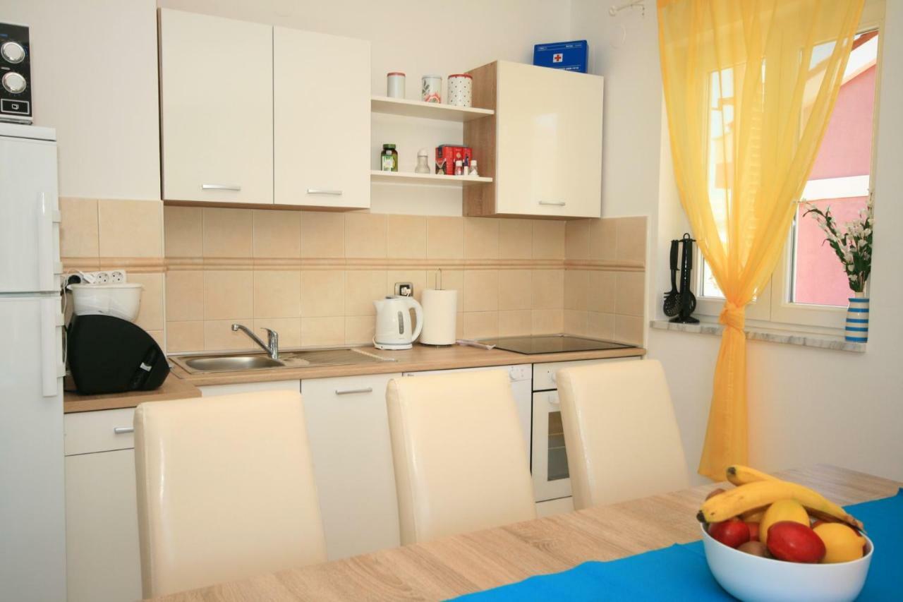 Apartment Mimoza 5, Baska, Krk Esterno foto